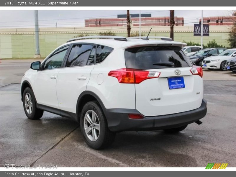 Super White / Ash 2015 Toyota RAV4 XLE