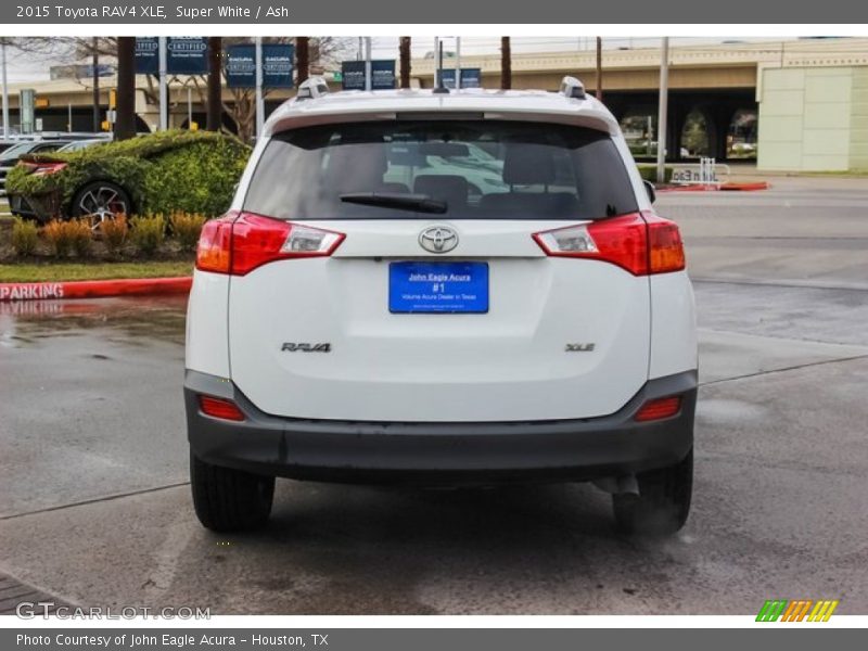 Super White / Ash 2015 Toyota RAV4 XLE
