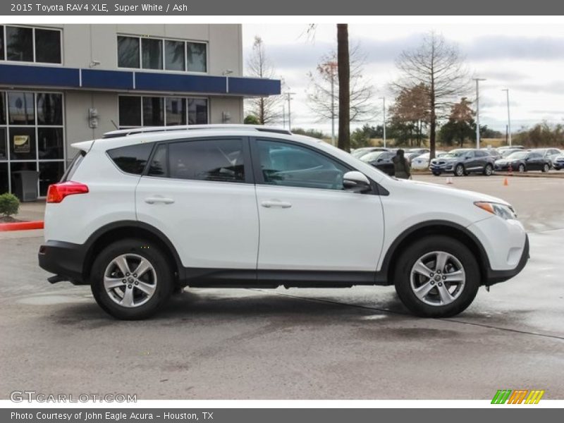 Super White / Ash 2015 Toyota RAV4 XLE
