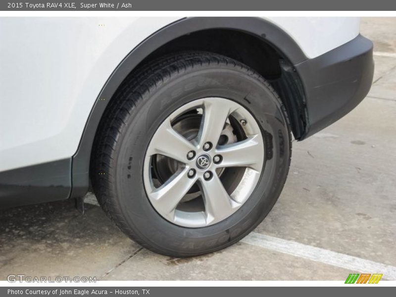 Super White / Ash 2015 Toyota RAV4 XLE