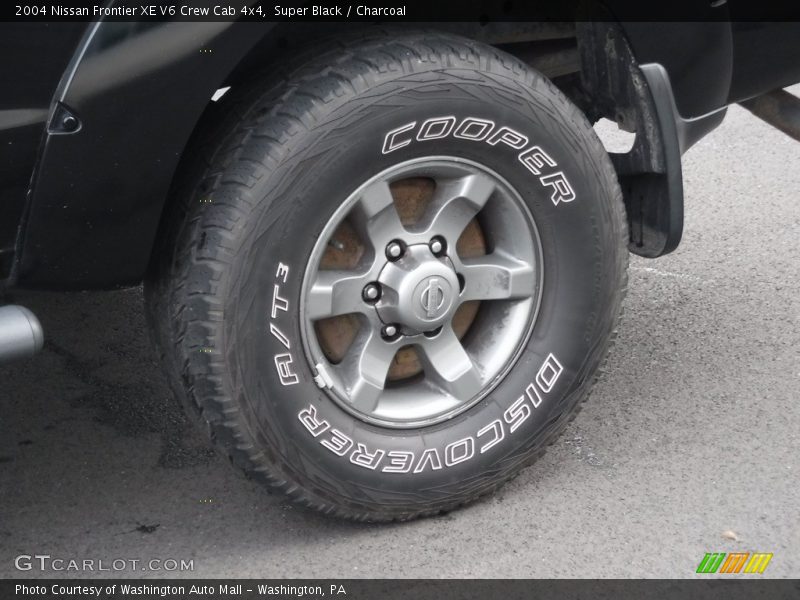 Super Black / Charcoal 2004 Nissan Frontier XE V6 Crew Cab 4x4