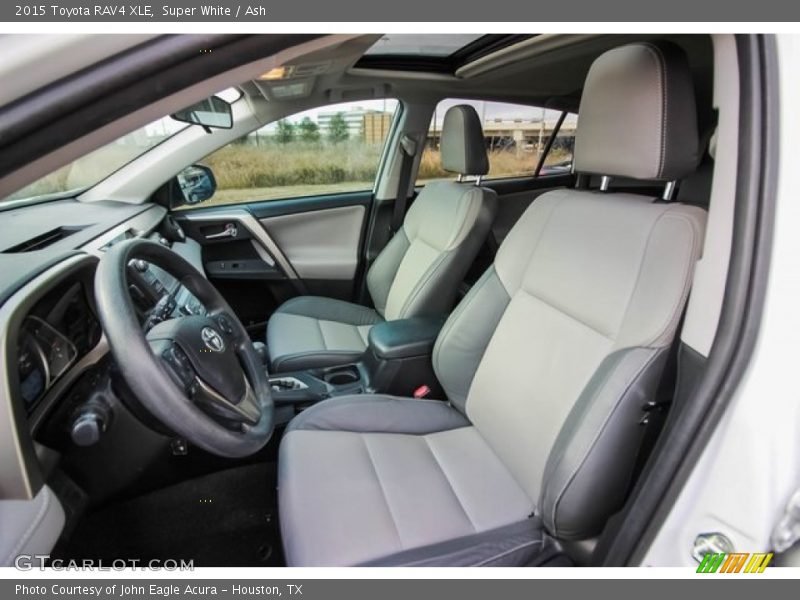Super White / Ash 2015 Toyota RAV4 XLE