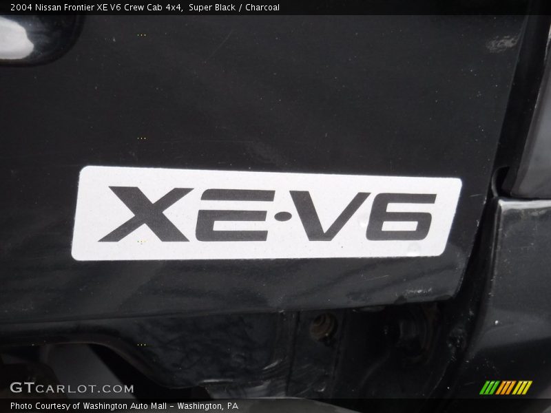 Super Black / Charcoal 2004 Nissan Frontier XE V6 Crew Cab 4x4