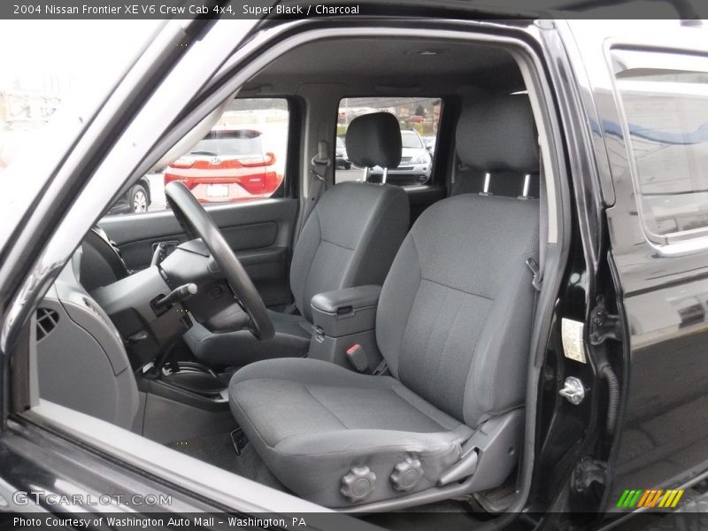 Super Black / Charcoal 2004 Nissan Frontier XE V6 Crew Cab 4x4