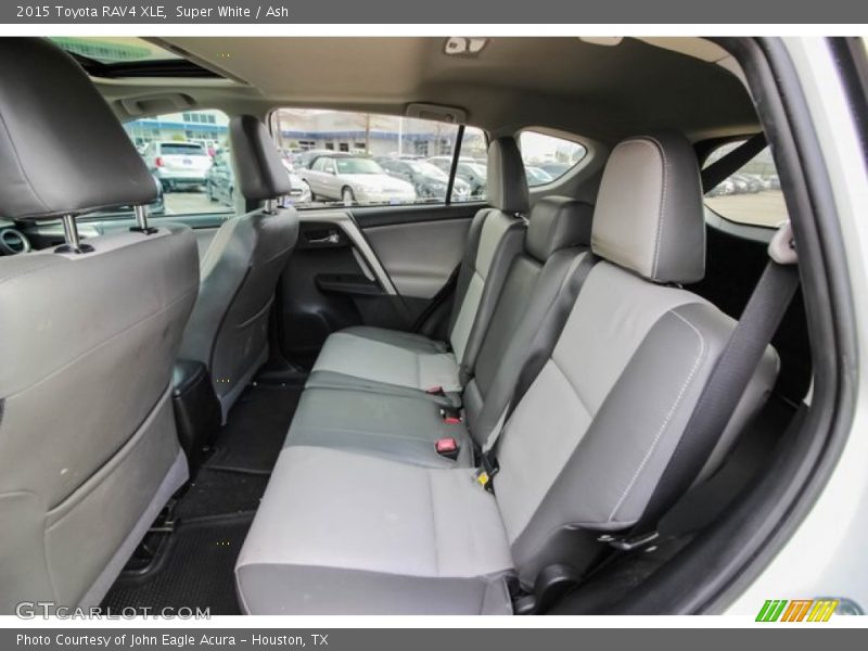 Super White / Ash 2015 Toyota RAV4 XLE
