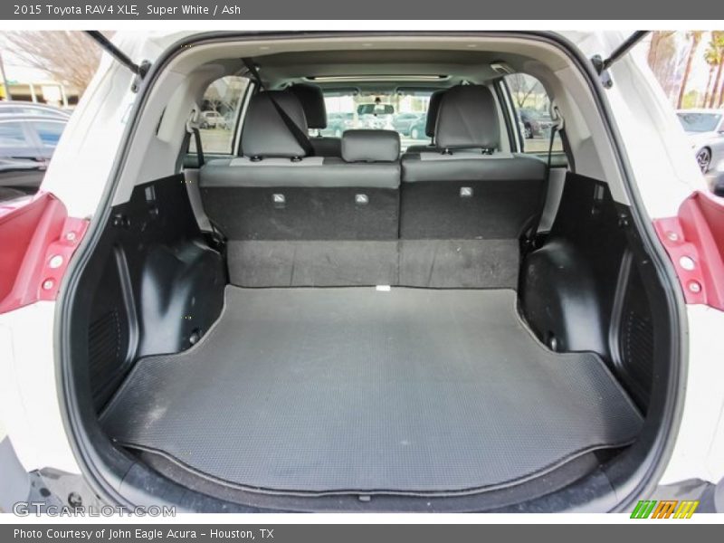 Super White / Ash 2015 Toyota RAV4 XLE