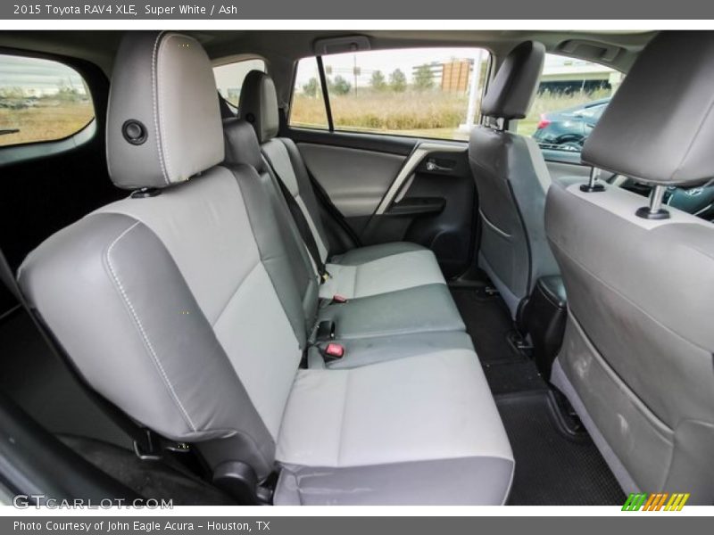 Super White / Ash 2015 Toyota RAV4 XLE