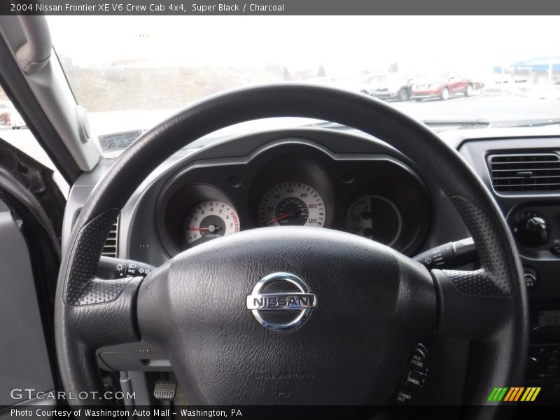 Super Black / Charcoal 2004 Nissan Frontier XE V6 Crew Cab 4x4
