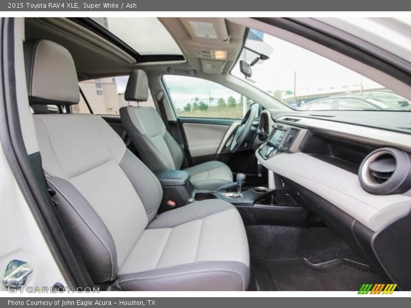 Super White / Ash 2015 Toyota RAV4 XLE