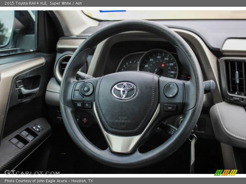 Super White / Ash 2015 Toyota RAV4 XLE