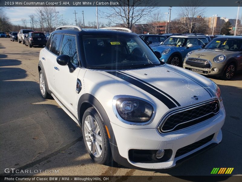 Light White / Carbon Black 2019 Mini Countryman Cooper S All4