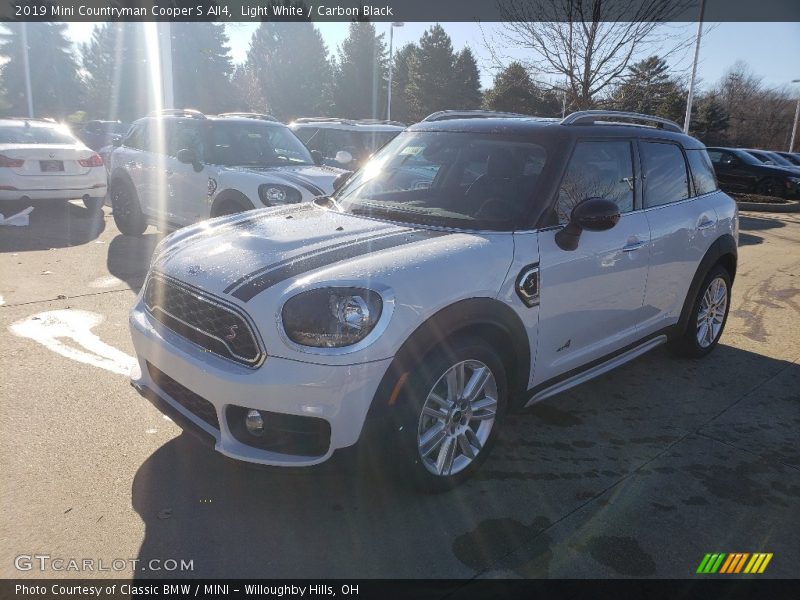 Light White / Carbon Black 2019 Mini Countryman Cooper S All4