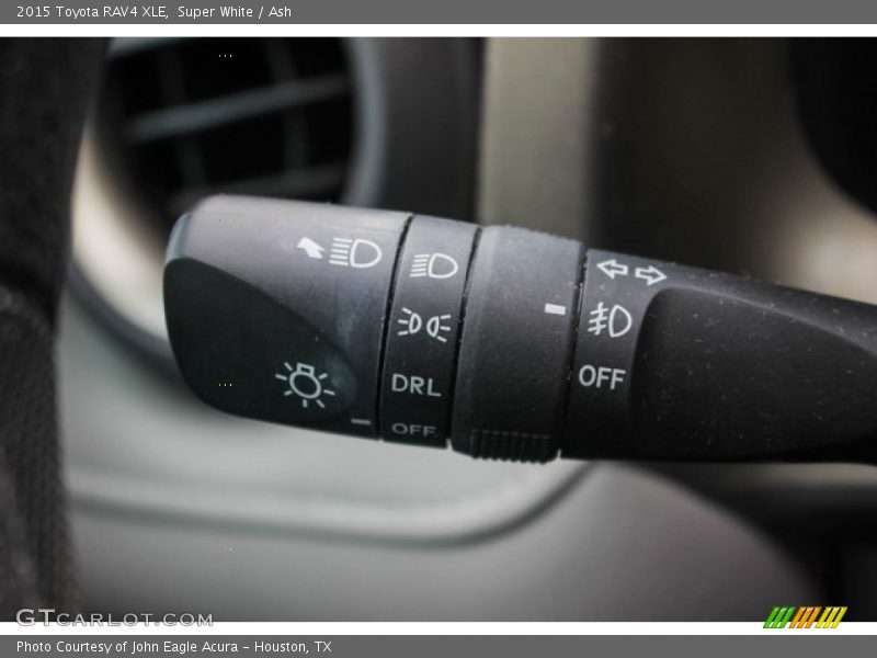 Super White / Ash 2015 Toyota RAV4 XLE