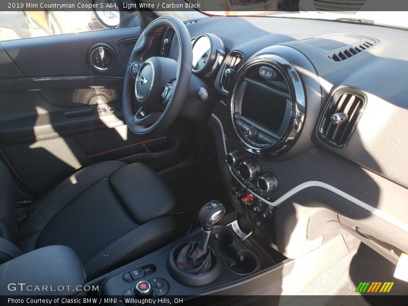 Light White / Carbon Black 2019 Mini Countryman Cooper S All4