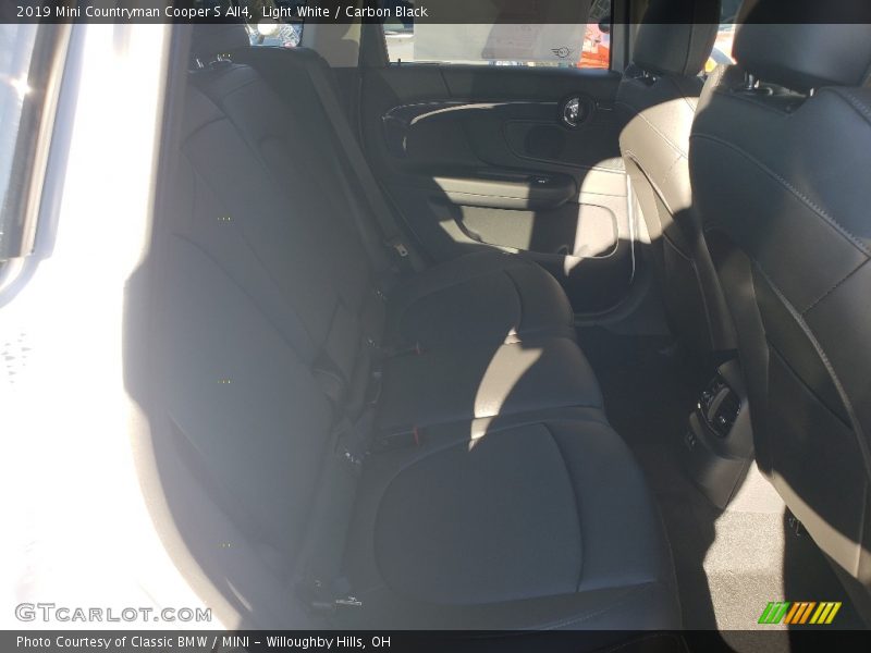 Light White / Carbon Black 2019 Mini Countryman Cooper S All4