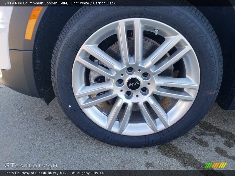 Light White / Carbon Black 2019 Mini Countryman Cooper S All4