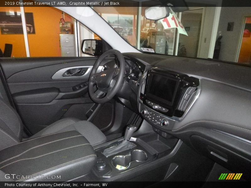 Graphite Metallic / Jet Black 2019 Chevrolet Traverse LT AWD