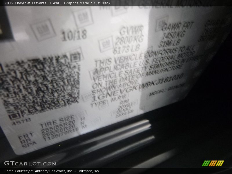 Graphite Metallic / Jet Black 2019 Chevrolet Traverse LT AWD