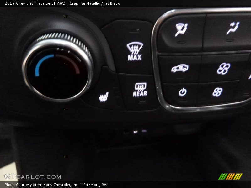 Graphite Metallic / Jet Black 2019 Chevrolet Traverse LT AWD