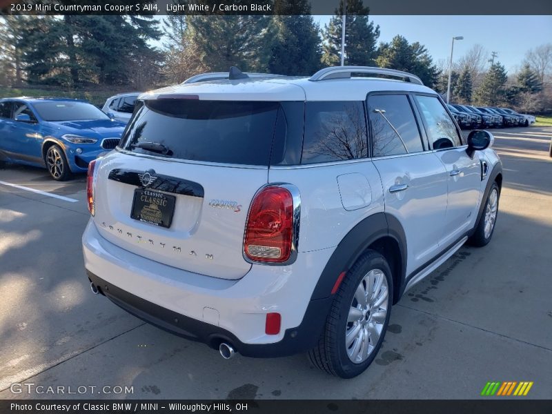 Light White / Carbon Black 2019 Mini Countryman Cooper S All4
