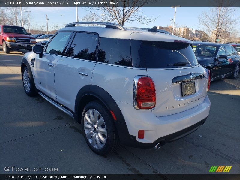 Light White / Carbon Black 2019 Mini Countryman Cooper S All4