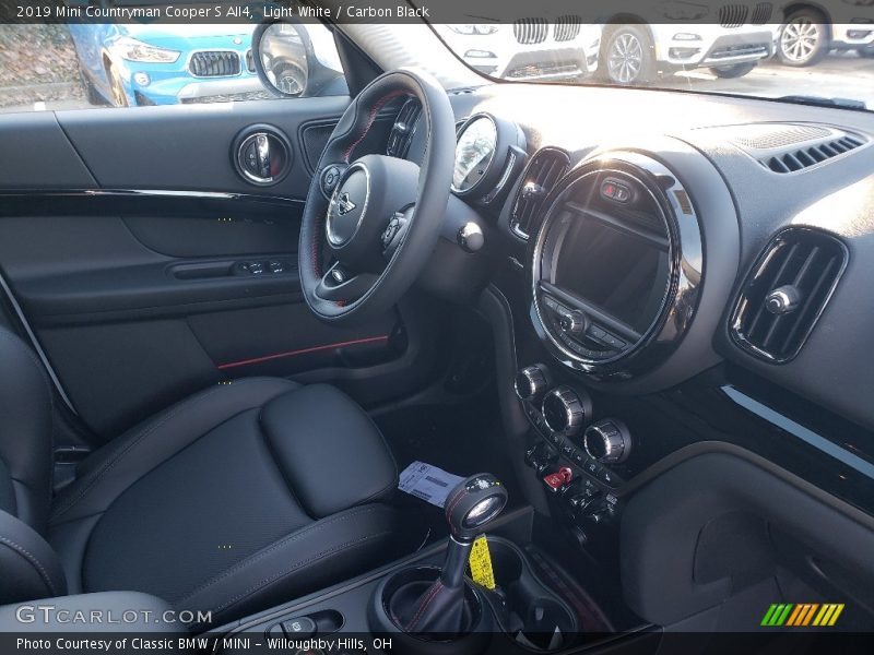 Light White / Carbon Black 2019 Mini Countryman Cooper S All4