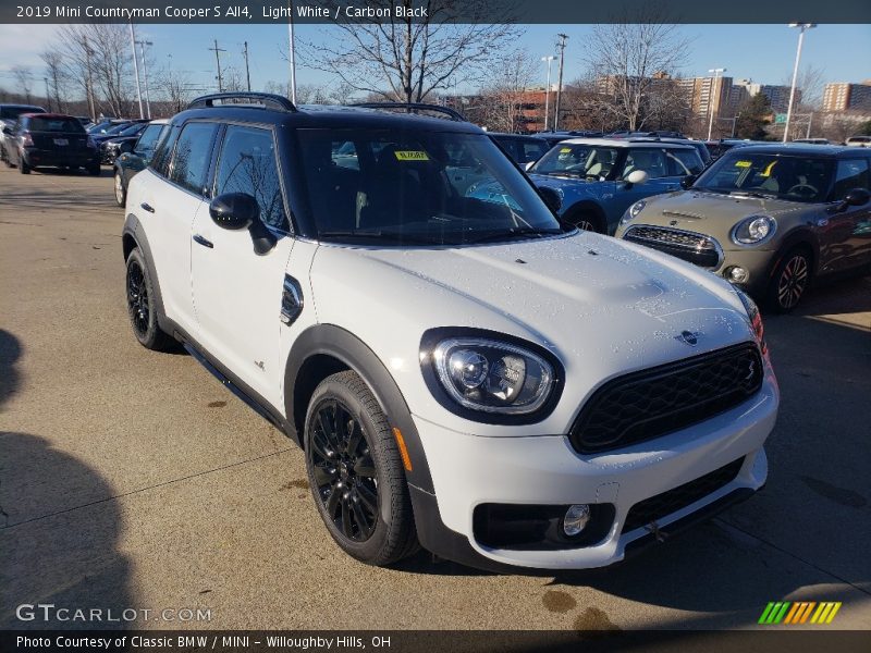 Light White / Carbon Black 2019 Mini Countryman Cooper S All4