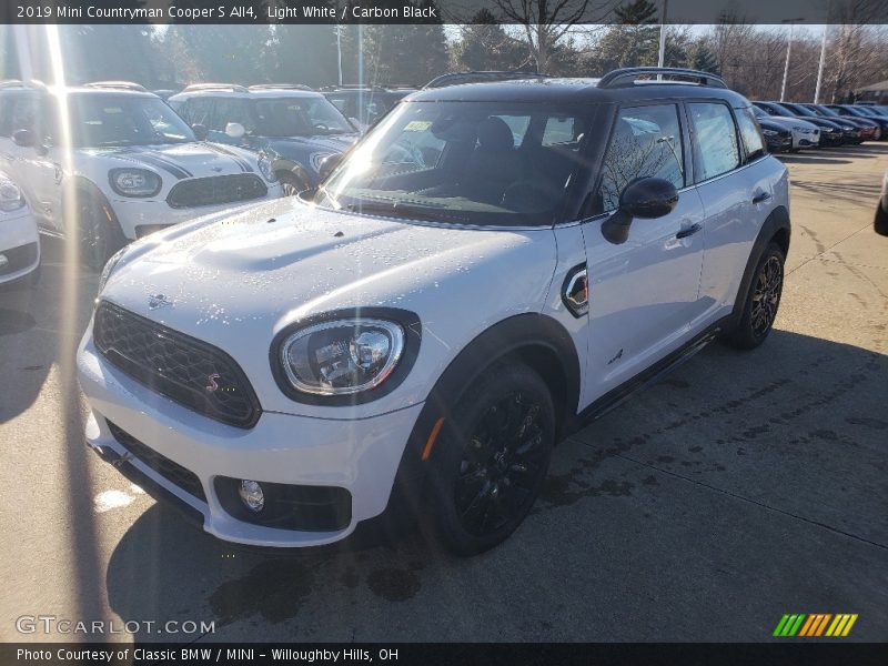 Light White / Carbon Black 2019 Mini Countryman Cooper S All4