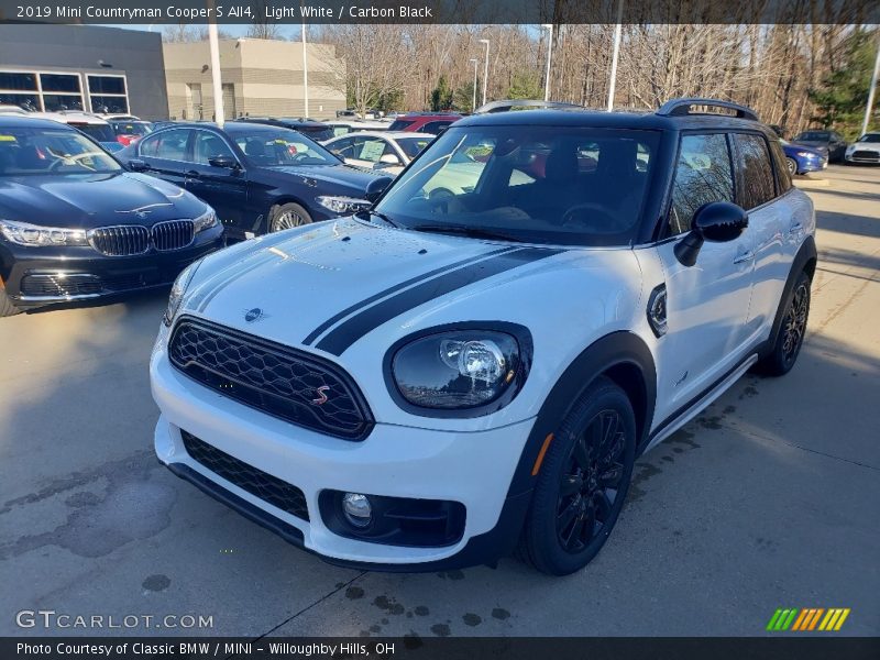 Light White / Carbon Black 2019 Mini Countryman Cooper S All4