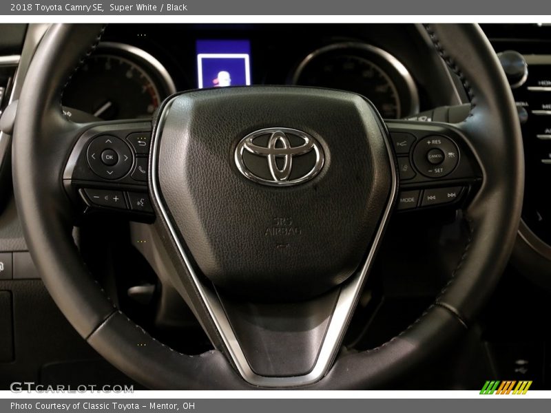 Super White / Black 2018 Toyota Camry SE