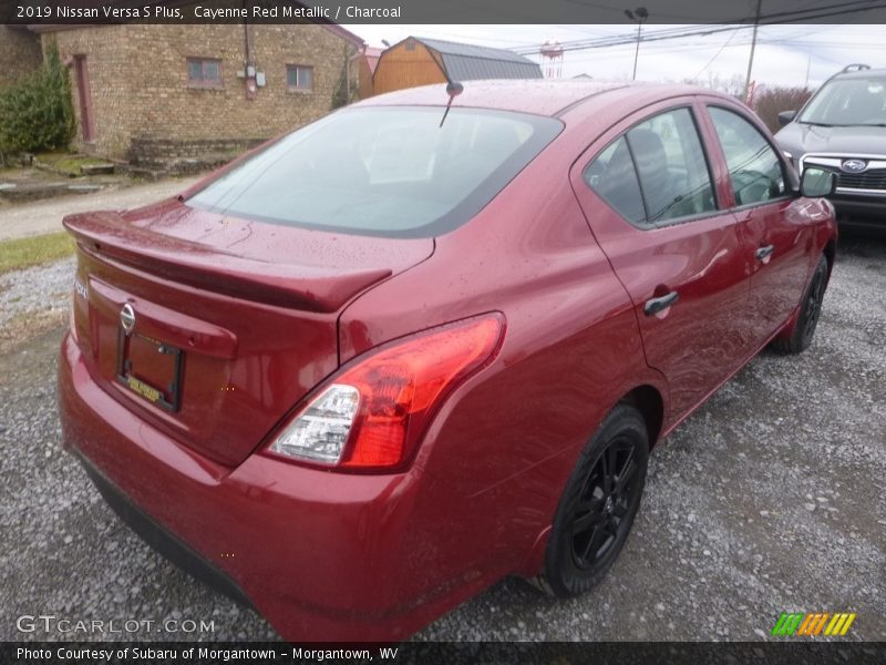 Cayenne Red Metallic / Charcoal 2019 Nissan Versa S Plus