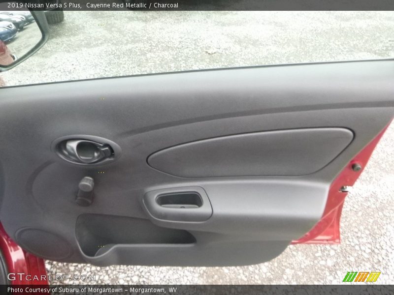 Cayenne Red Metallic / Charcoal 2019 Nissan Versa S Plus