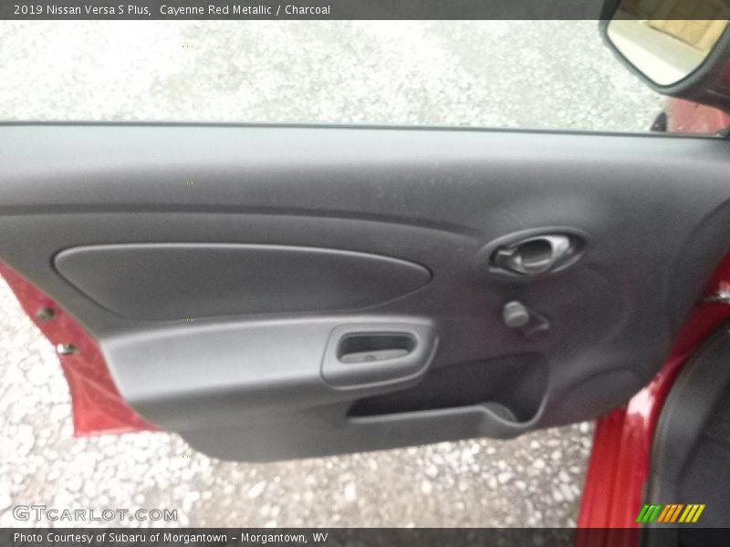 Cayenne Red Metallic / Charcoal 2019 Nissan Versa S Plus