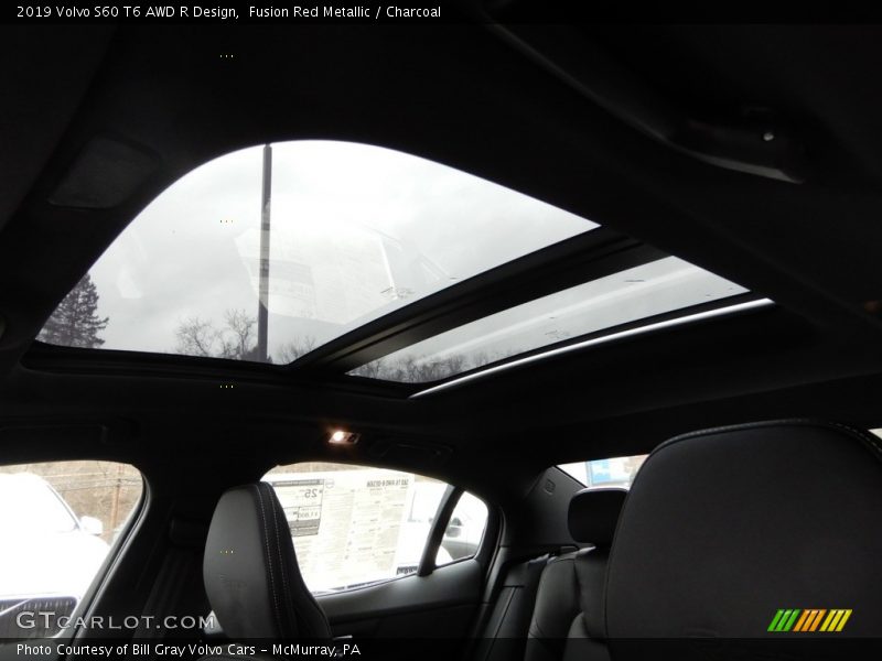 Sunroof of 2019 S60 T6 AWD R Design