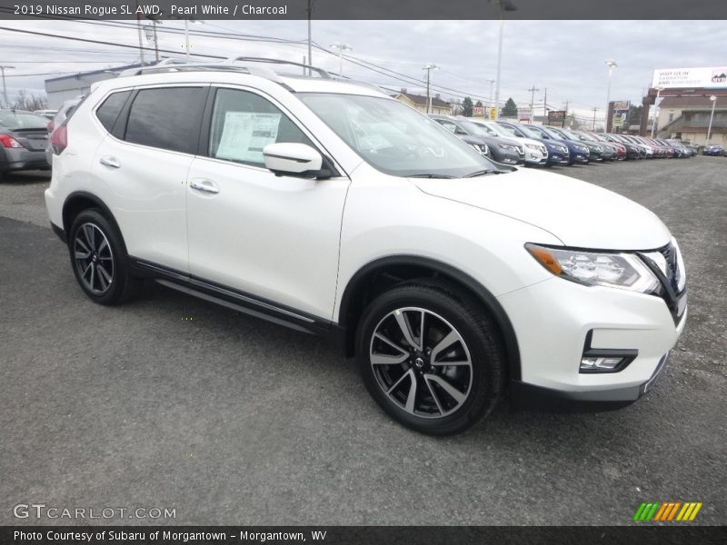 Front 3/4 View of 2019 Rogue SL AWD