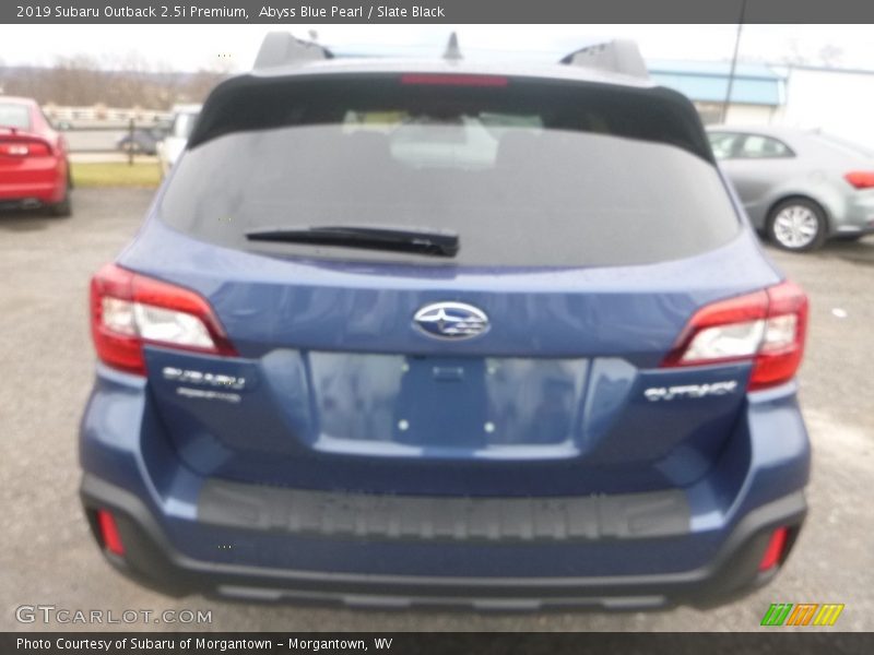 Abyss Blue Pearl / Slate Black 2019 Subaru Outback 2.5i Premium