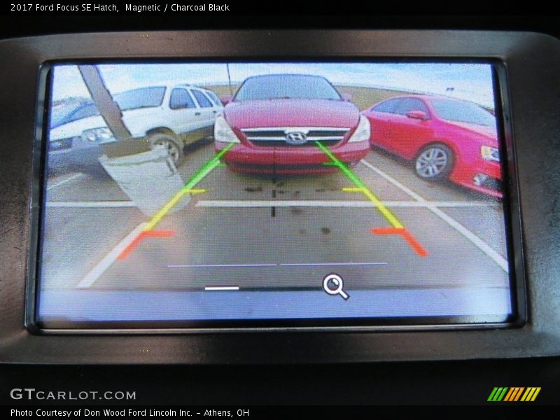 Magnetic / Charcoal Black 2017 Ford Focus SE Hatch