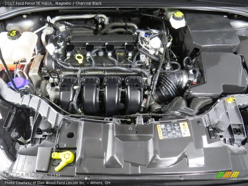 Magnetic / Charcoal Black 2017 Ford Focus SE Hatch