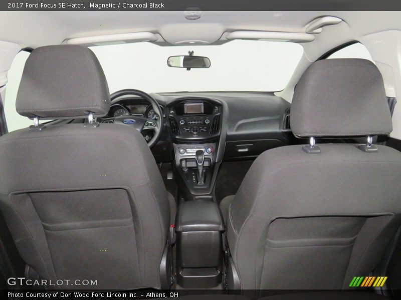 Magnetic / Charcoal Black 2017 Ford Focus SE Hatch