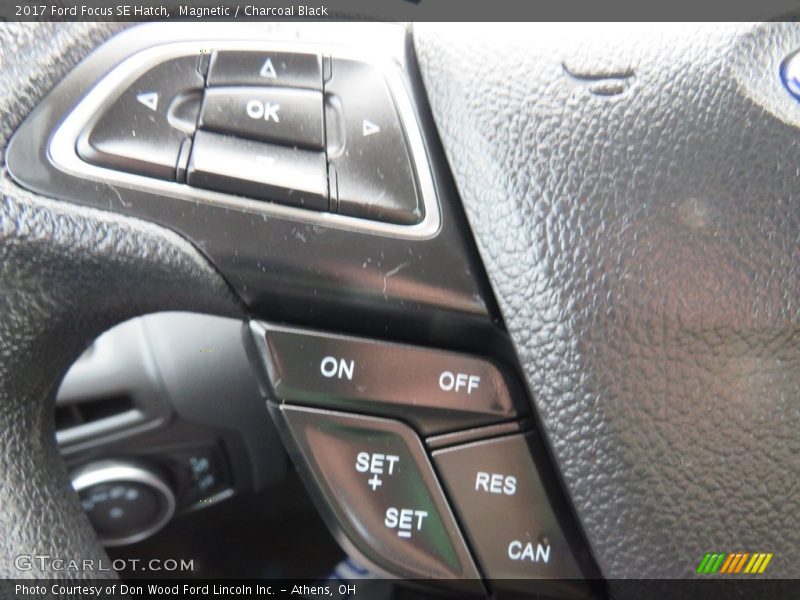 Magnetic / Charcoal Black 2017 Ford Focus SE Hatch