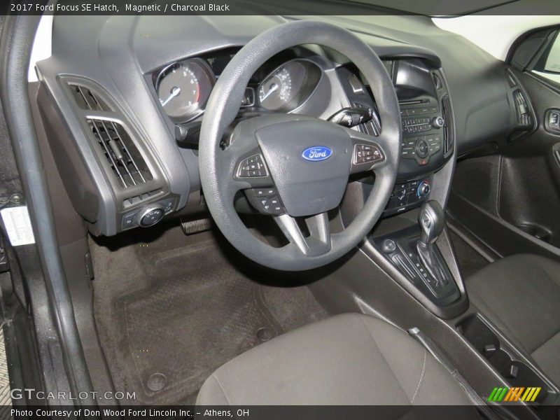 Magnetic / Charcoal Black 2017 Ford Focus SE Hatch