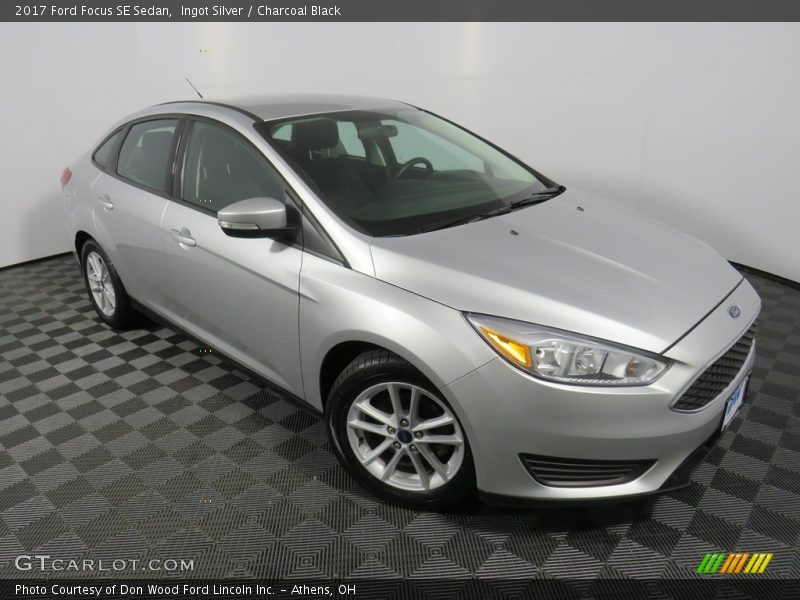 Ingot Silver / Charcoal Black 2017 Ford Focus SE Sedan