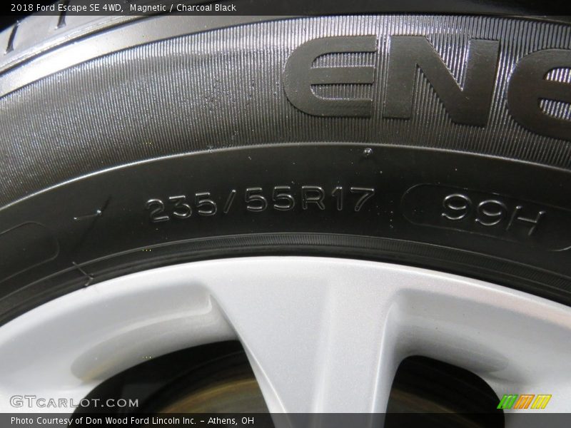 Magnetic / Charcoal Black 2018 Ford Escape SE 4WD