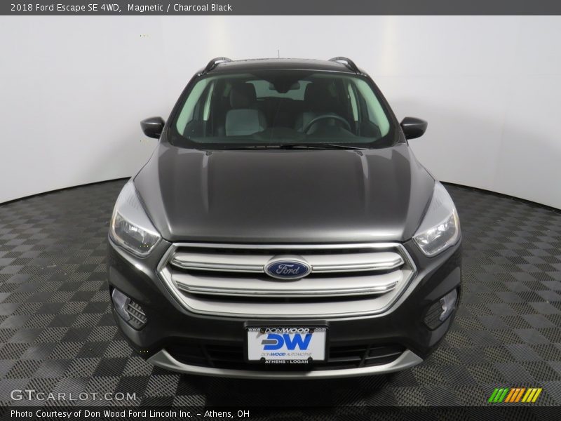 Magnetic / Charcoal Black 2018 Ford Escape SE 4WD