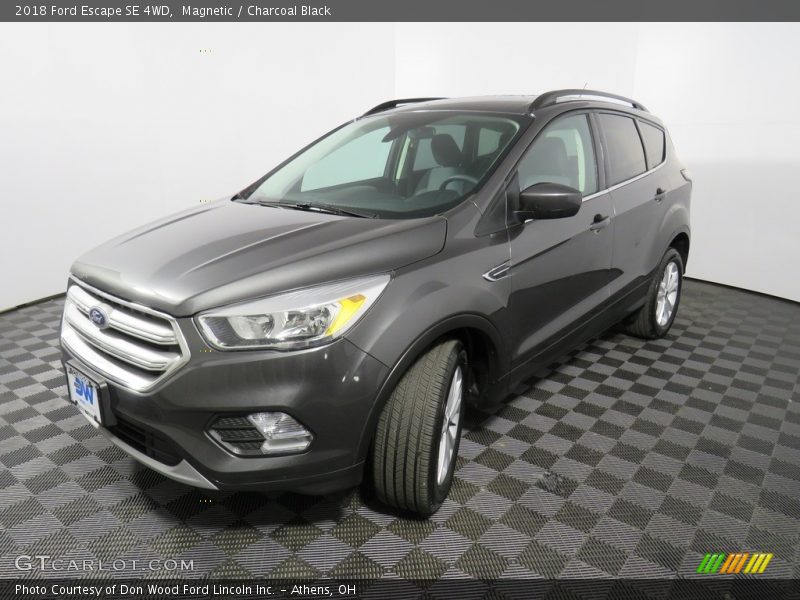 Magnetic / Charcoal Black 2018 Ford Escape SE 4WD