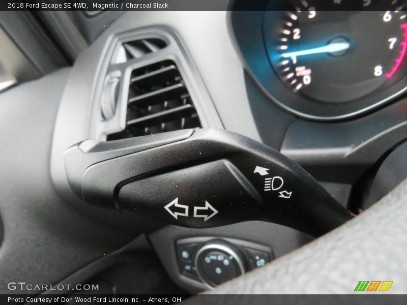 Magnetic / Charcoal Black 2018 Ford Escape SE 4WD