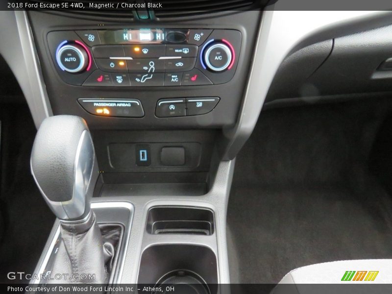 Magnetic / Charcoal Black 2018 Ford Escape SE 4WD
