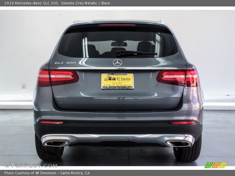 Selenite Grey Metallic / Black 2019 Mercedes-Benz GLC 300