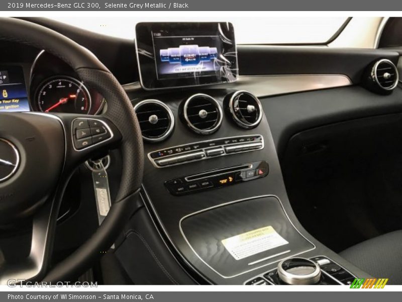 Selenite Grey Metallic / Black 2019 Mercedes-Benz GLC 300