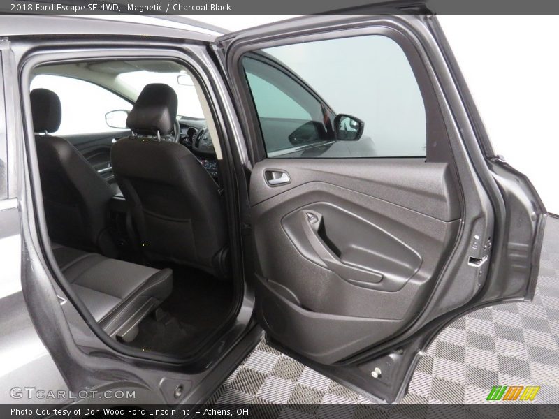 Magnetic / Charcoal Black 2018 Ford Escape SE 4WD